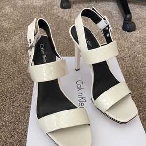 Calvin Klein Python print soft white size 8.5
